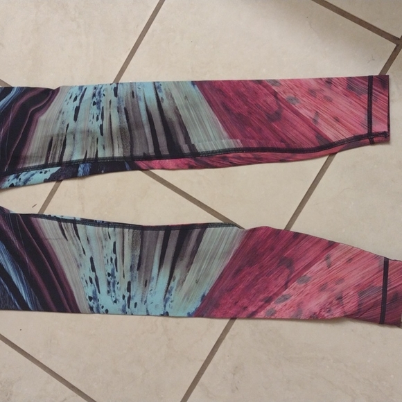 SOLD 🦄 Rare limited edition Electrobeam Speed Tight Lululemon - Picture 3 of 14